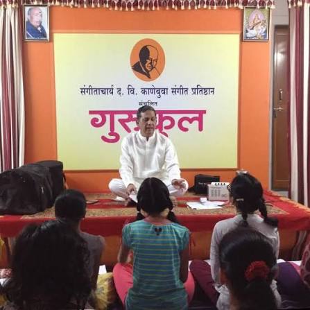 Gurukul students with Dr. Vikas Kashalkar